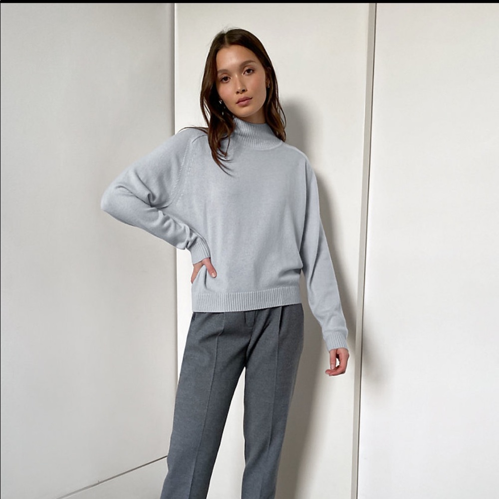 Aritzia Babaton Perry Turtleneck sweater In Black/Size Small